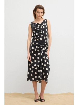 Love My Body Moda Tutkusu Büzgü Detaylı Midi Etek Puantiyeli Siyah 127M2362000