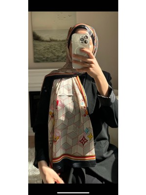 Buscarfs Siyah Şeritli Ipek Şal