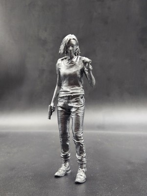 Resident Evil 9: Requiem - Grace Ashcroft Koleksiyon Figürü - (Metalik Renk Boyalı)
