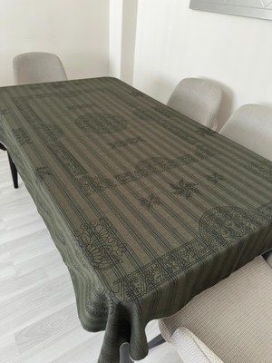 Esilla Masa Örtüsü