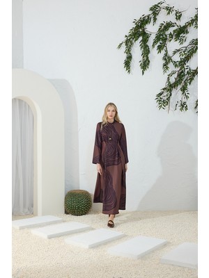 Aker Kahverengi Dik Yaka Pens Detaylı Elbise