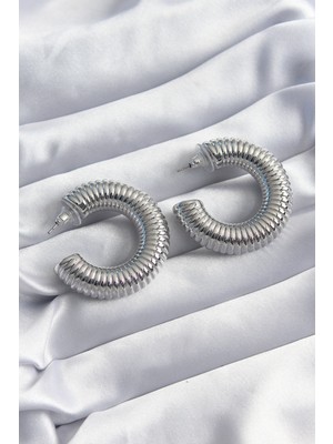 Norino Pirinç Gümüş Renk Işleme Halka Model Kadın Küpe