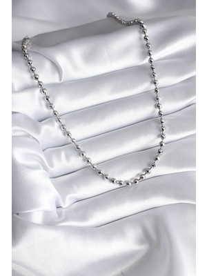 Norino Pirinç Gümüş Renk Topçuk Detay Kadın Kolye