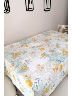 Özgürce Çeşitli Boyutlarda Altı Astarlı Muşamba Masa Örtüsü