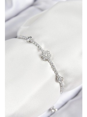 Yıldız Ticaret Mey Ithalat® Pirinç Zirkon Taşlı Kar Tanesi Model Gümüş Renk Asansörlü Kadın Bileklik