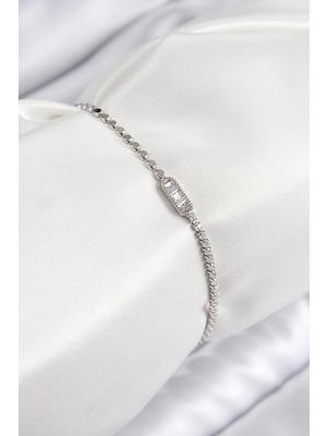 Yıldız Ticaret Mey Ithalat® Pirinç Zirkon Taşlı Dikdörtgen Model Ezme Zincir Gümüş Renk Kadın Bileklik