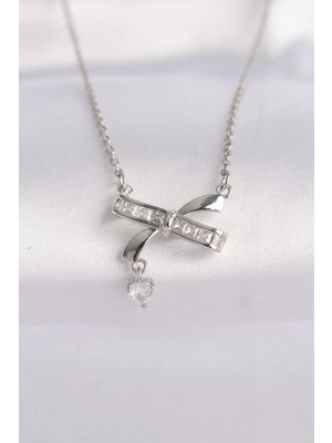 Belle Fusion Mey Ithalat® 316L Çelik Zincir Gümüş Renk Zirkon Taşlı Kalp Detay Fiyonk Kolye