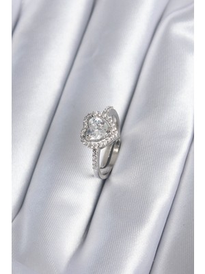 Paxteks Pirinç Gümüş Renk Zirkon Taşlı Kalp Charm Model Kadın Yüzük