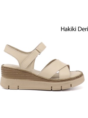 Gönderi(r) Kadın Bej  Çapraz Bantlı Dolgu Topuklu Hakiki Deri Sandalet