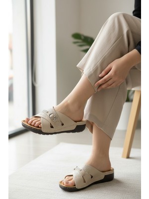 Enoch Kadın Işıltılı Şeritli ve D-Toka Detaylı Ev - Dış Mekan Uyumlu Anatomik Konfor Terlik