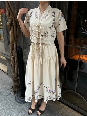 Arzu Has Butik Yeni Sezon Nakışlı Bluz Etek Keten Takım