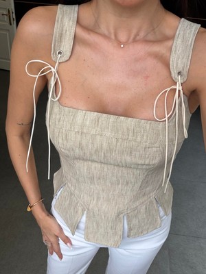 Qimya Butik Miss Neşem Kadın Etek Ucu Dilimli  Omzu Bağcıklı Askılı Kısa Bluz