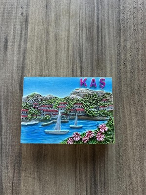 Naque Kaş Manzaralı Turistik Dekoratif Buzdolabı Magneti, Şelale ve Çiçek Temalı, Mavi Gökyüzü