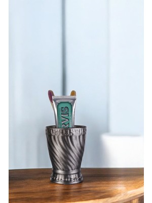 Özgürce Gümüş Eskitme Tarzında Şık Diş Fırçası Tutucu ve Standı