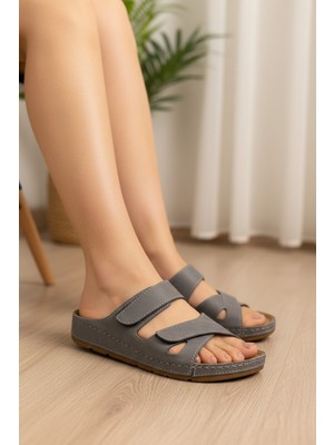 Enoch Kadın Füme Çift Cırt Bantlı ve Asimetrik Kesim Detaylı Anatomik Comfort Terlik