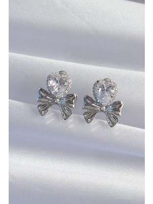 Ronanna Pirinç Gümüş Renk Zirkon Taşlı Kalp Model Fiyonk Küpe - Lisinya