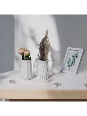 Özgürce Şık Altlıklı Tepsili Geometrik Prizma Ikili Vazo Seti