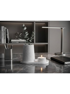 Özgürce Mermer Görünümlü 3’lü Dekoratif Set: Sunum Tabağı, Vazo ve Mumluk