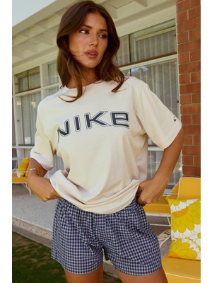 Nike Sportswear Clup Bol Kesim Krem Rengi Pamuklu Kadın Spor Tişört