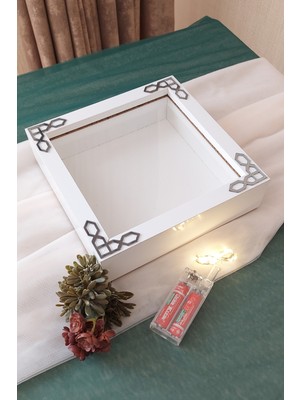 Özgürce 25X25 cm Ledli Beyaz Derin Gül Çerçevesi ve Gül Kutusu