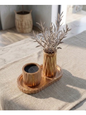 Özgürce 3’lü Taş Dekorasyon Seti: Tırtıklı Tepsi, Geometrik Vazo ve Dokulu Mumluk