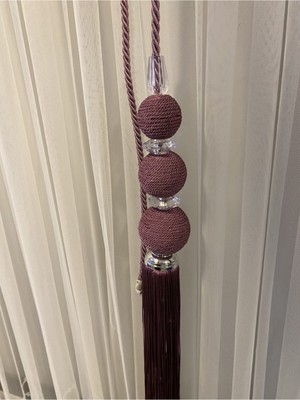 Özgürce Şık Orta Sarkıt Perde Aksesuarı, Ev Dekorasyonunuza Zarafet Katıyor