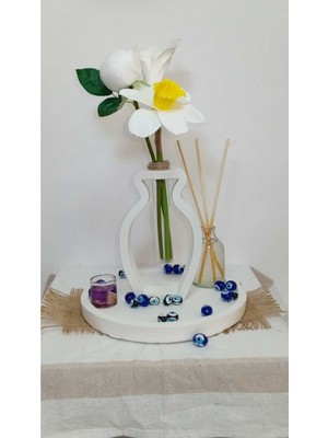 Özgürce Şık Çiçekli Vazo, Biblo ve Çiçeklik ile Ev Dekorasyonunuza Zarif Dokunuş