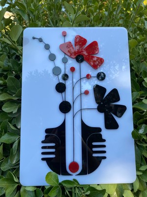 Çakra Modern Pleksi Çiçek Tablo – Siyah Kırmızı Minimal Duvar Dekoru | Soyut Floral Tasarım, Ev & Ofis Dekorasyonu, Şık Hediye