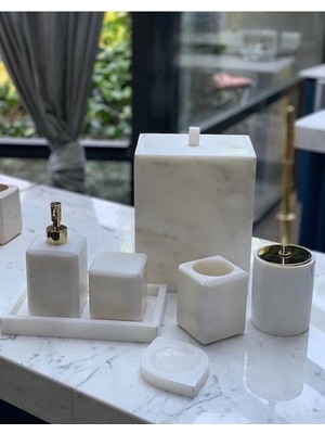 PremiumPort Beyaz Mermer Düz Kare Gold Detaylı 7'li Banyo Seti