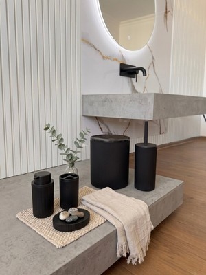 PremiumPort Şık 5 Parça Çizgili Mat Siyah Banyo Aksesuar Seti