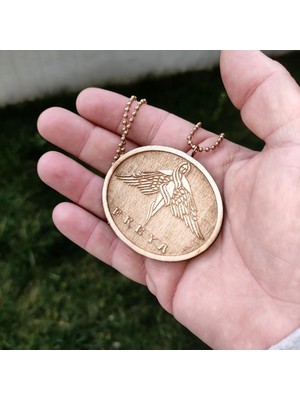 Tamgacrafts Freya Bereket Aşk Kanatlı Kadın Tanrıça Ahşap Kolye Ucu Rölyef El Yapımı Huş Ahşap 6 cm