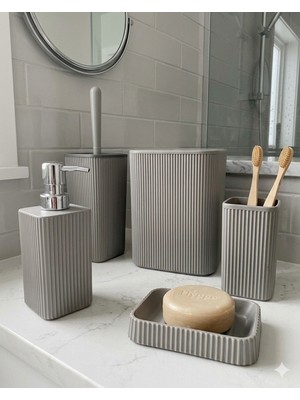 PremiumPort Pratik ve Şık 5 Parça Banyo Seti: Çöp Kovası, Wc Fırçası, Sabunluk, Diş Fırçası