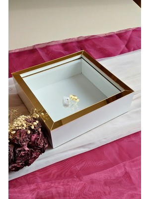Özgürce 25X25 cm Ledli Beyaz-Gold Derin Gül Çerçevesi ve Gül Kutusu