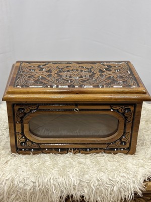 Özgürce El Oyma Ceviz Camekan Sandık, 46X27X27 Cm, Tülbent ve Yazma Saklama Kutusu