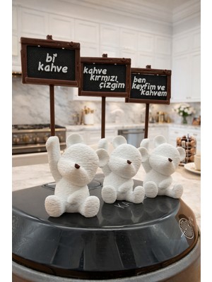 Handanca Sevimli Oturan Dekoratif 3’lü Ayıcık Kahve Köşesi Seti – Modern Minimal Masa Üstü Hediyelik Biblo