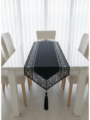 Minoza Sultan Model Kadife Kumaş Tül Detaylı Püsküllü Dekoratif Masa Örtüsü Runner