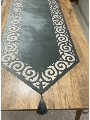 Minoza Sonsuzluk Model Kadife Kumaş Tül Detaylı Püsküllü Dekoratif Masa Örtüsü Runner