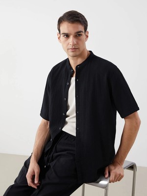 Lc Waikiki Yeni Sezon Regular Fit Hakim Yaka Kısa Kollu Müslin Erkek Gömlek