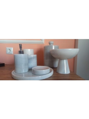 PremiumPort Şık ve Zarif Mermer Banyo Seti, Modern Tasarım ve Dayanıklı Malzemeyle