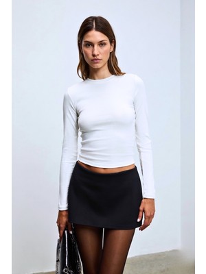 Guaraz Kadın Beyaz Esnek Kumaşlı Vücuda Oturan Slim Fit Uzun Kollu Bisiklet Yaka T-Shirt