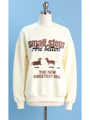 DeFacto Kadın Oversize Geniş Kalıp Beyaz Bisiklet Yaka Baskılı Sweatshirt Ekstra Konforlu G3886AX25WN