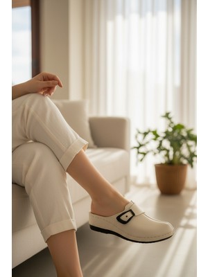 Enoch Kadın Tam Kapalı Burunlu Sabo Model Kontrast Dikişli ve Toka Detaylı Anatomik Comfort Terlik