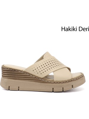 Gönderi(r) Kadın Bej  Dolgu Topuklu Hakiki Deri Terlik