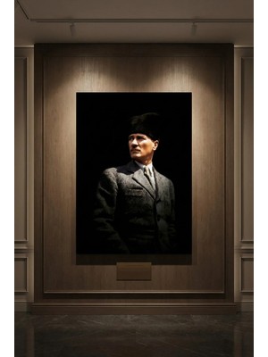 Lona Sanat Mustafa Kemal Atatürk Gölge Işıklı Portre Tablo – Premium Siyah Fon Kanvas Duvar Dekoru