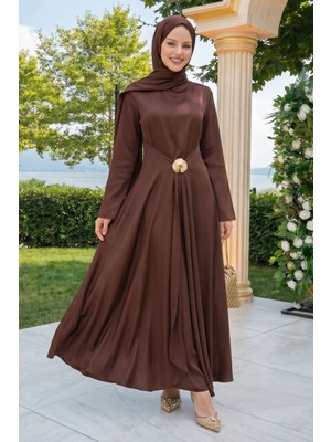 inStyle Eteği Allerli Broşlu Acı Kahve Saten Elbise