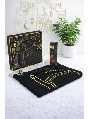 İhvan Online Kabe Işlemeli Lüks Kadife Seccade,zikirmatik,inci Tesbih,aksa Parfüm 150 ml - Kutulu Hediye Seti - Siyah