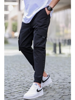 Madmext Siyah Kargo Cep Erkek Jogger Pantolon 5461 Dokuma Kumaşlı Düz Desenli Rahat Kesim
