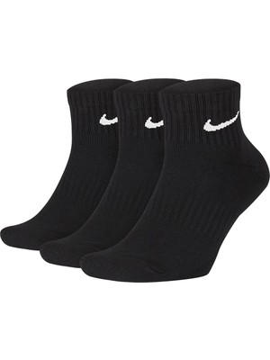 Nike Everyday Cushioned Siyah Çorap 3'lü Set M Beden Dri-FIT Teknolojisi ile Rahatlık Sunar
