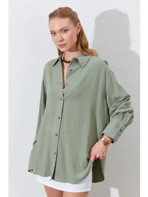 Manche Klasik Yakalı, Uzun Kollu ve Dökümlü Yapıda. Oversize Kesim - Haki | MKES161842-1
