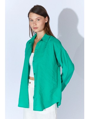 Manche Yeşil Modal Soft Dokulu Yumuşak Gizli Pat Detaylı Oversize Kadın Gömlek | MKS168262-01